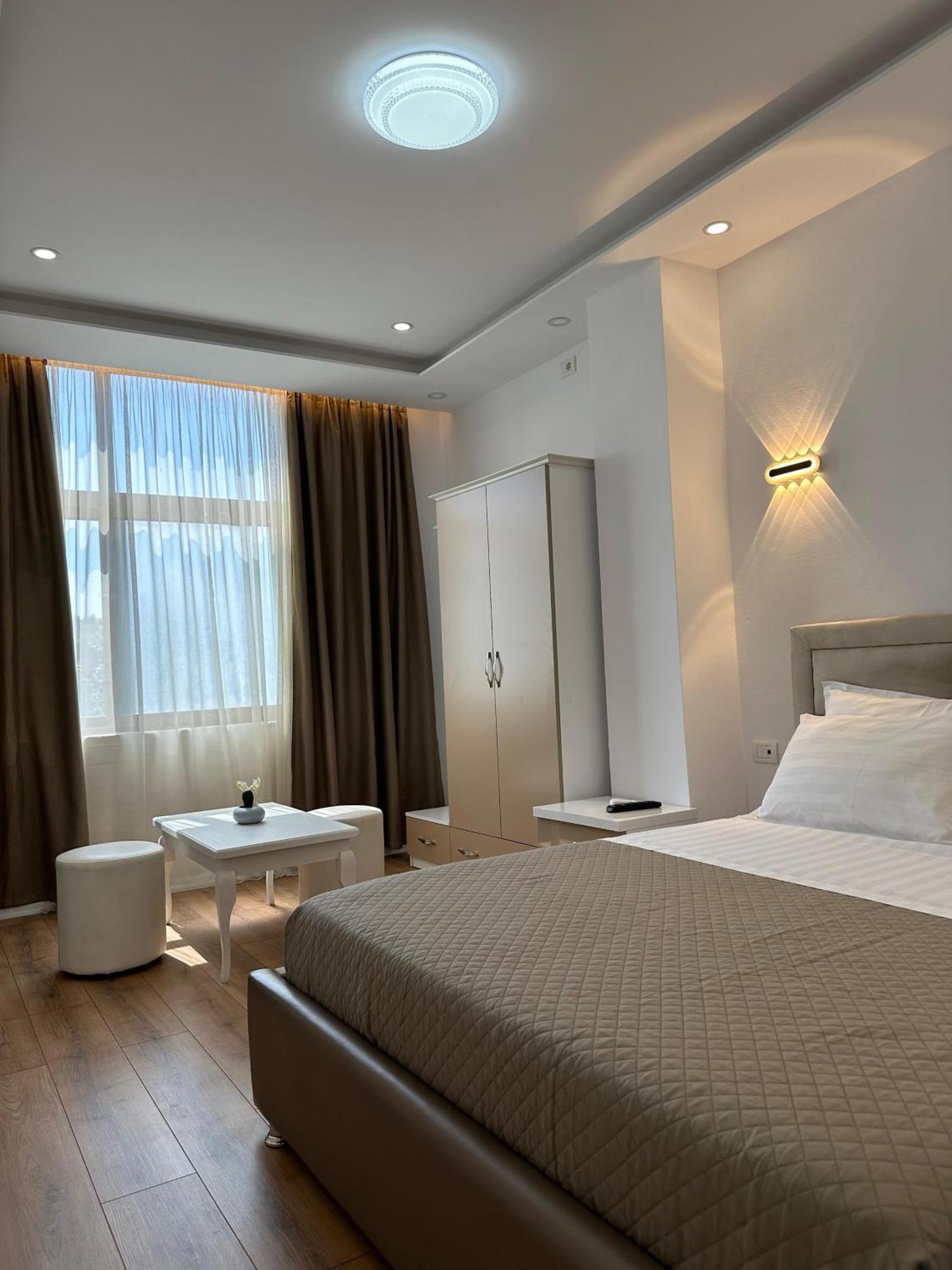 Hotel Arberia ติรานา ภายนอก รูปภาพ
