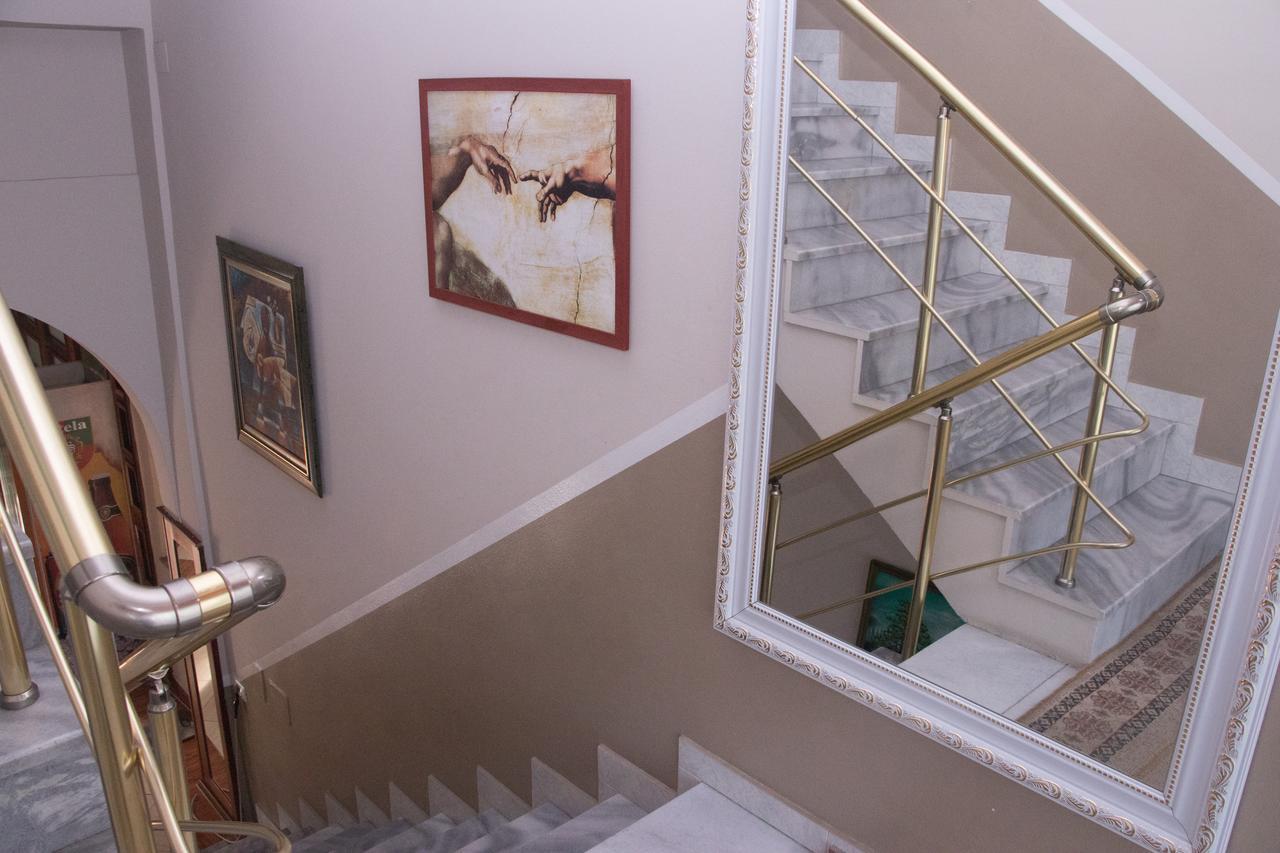 Hotel Arberia ติรานา ภายนอก รูปภาพ